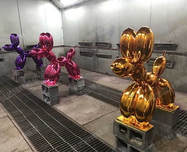 不銹鋼雕塑制作需要注意什么？